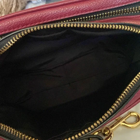 Marc Jocobs Soft Leather Crossbody - Picture 3 of 8